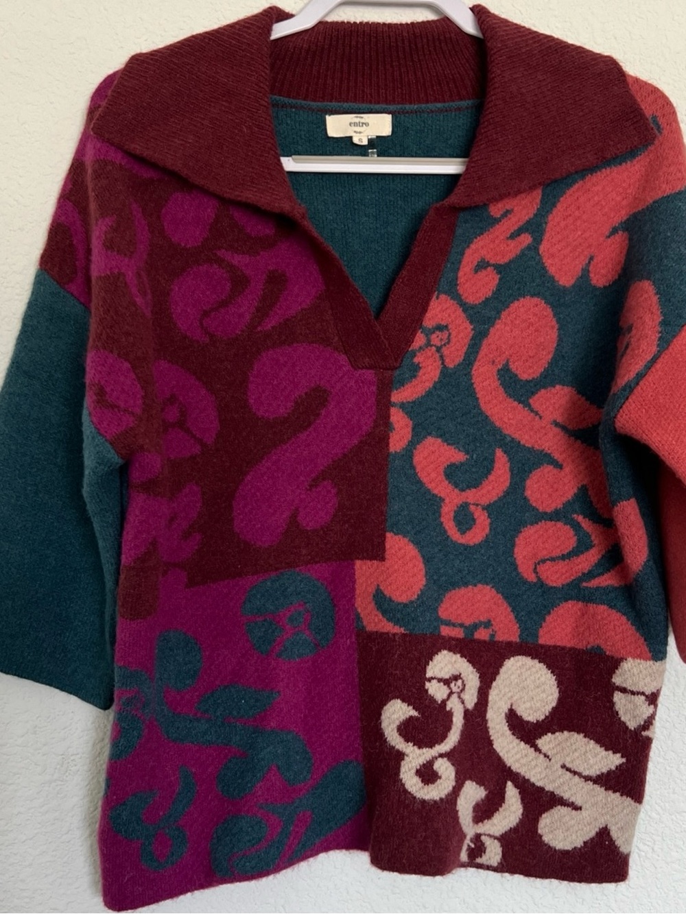 entro Colorblock Teal, Coral, Burgundy & Magenta V-Neck Sweater